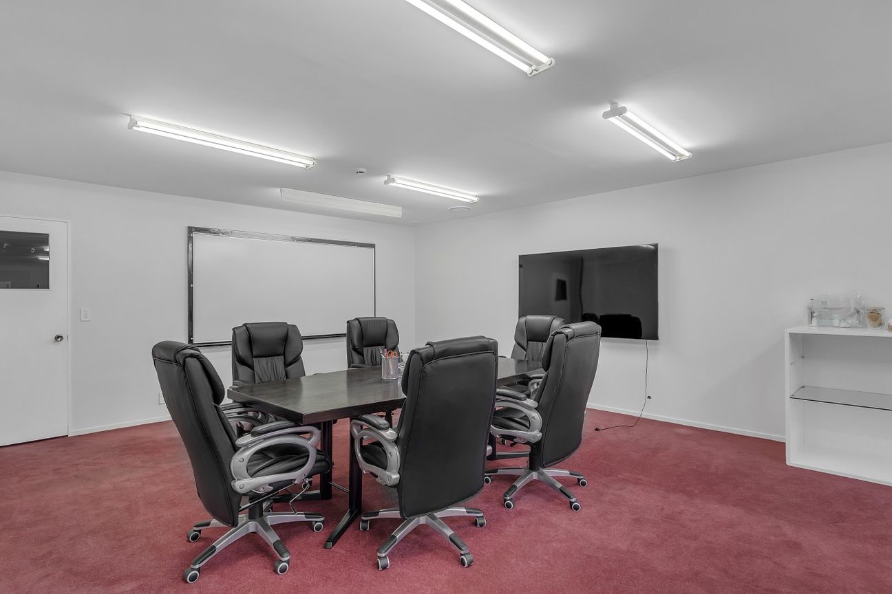 Private first-floor office – Burnside - Altro