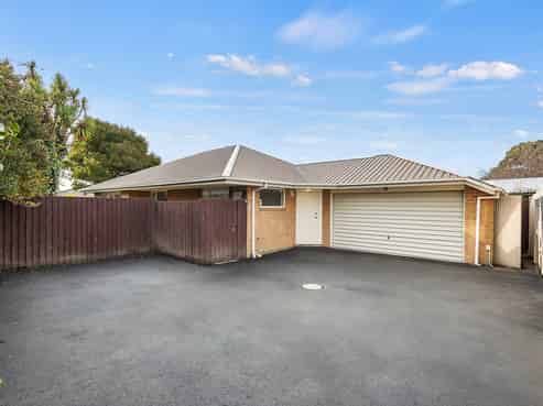 2/9 Ruru Road, Linwood