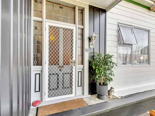 16 Gloucester Street, Whanganui Central