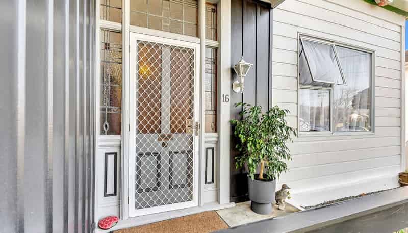 16 Gloucester Street, Whanganui Central