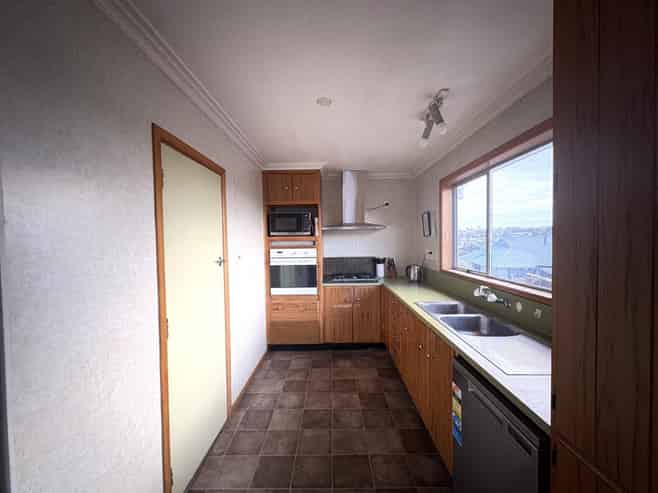 1 Thomson Avenue, Dinsdale