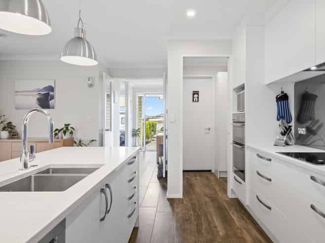 15 Lydiard Place, Beachlands