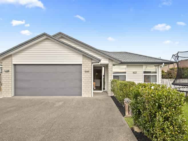 15 Lydiard Place, Beachlands