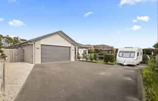 15 Lydiard Place, Beachlands