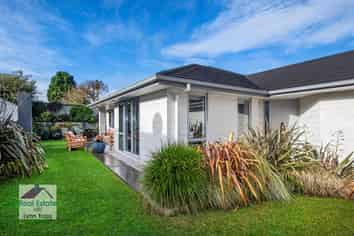  5 Rolling Stone Rise, Tikipunga