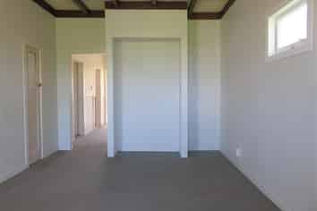 2/1012 Tomoana Road, Mahora