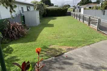 2/1012 Tomoana Road, Mahora
