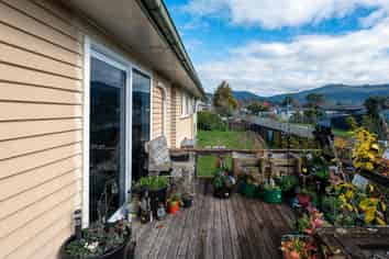 27 Te Rangitautahanga Road, Turangi