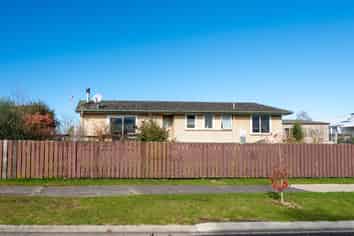 27 Te Rangitautahanga Road, Turangi