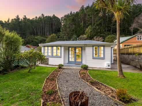 35 Elmslie Road, Pinehaven