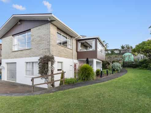 6 Julian Place, Westown