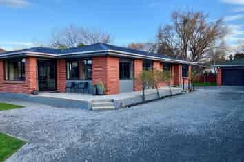 11 Springfield Road, Milton