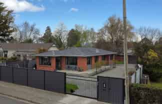 11 Springfield Road, Milton