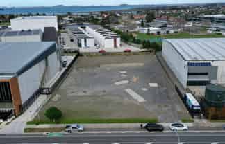 Rare 4,020sqm road front Hobsonville yard