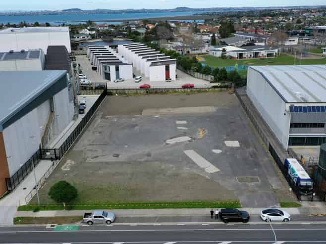 Rare 4,020sqm road front Hobsonville yard