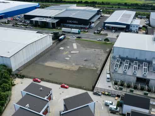 Rare 4,020sqm road front Hobsonville yard
