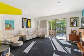 17/21 Hunters Park Drive, Three Kings
