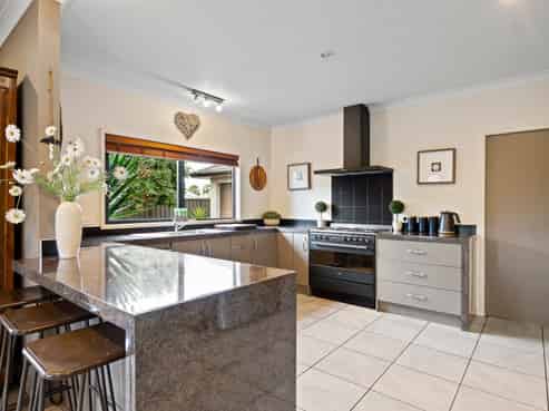 6 Kirkpatrick Place, Havelock North