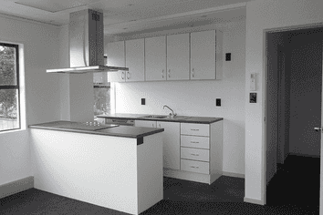 LINCOLN NORTH OFFICE/STORAGE