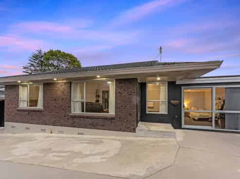 2/13 Lochinver Road, Papatoetoe