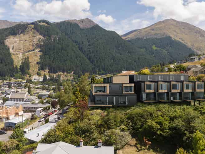 7 Salmond Place, Queenstown