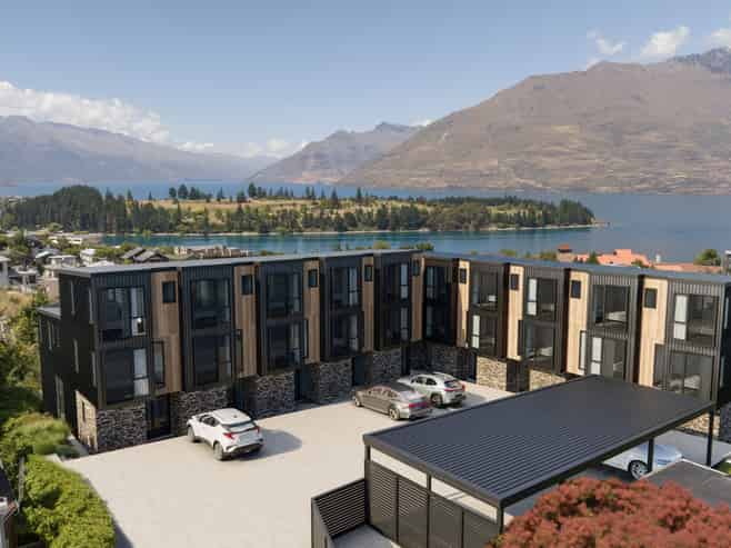 7 Salmond Place, Queenstown