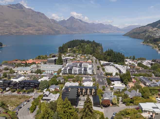 7 Salmond Place, Queenstown