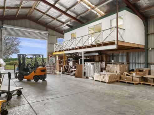Large scale warehousing in kiwifruit capital