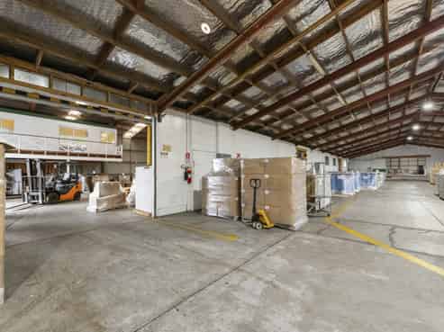 Large scale warehousing in kiwifruit capital