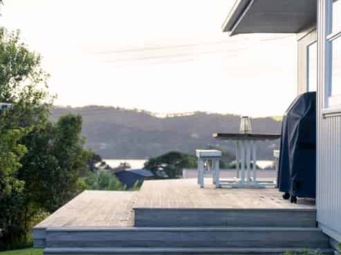 6 Manukau Road, Raglan