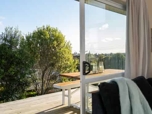 6 Manukau Road, Raglan