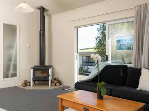 6 Manukau Road, Raglan