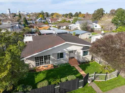 35 Alison Street, Hamilton Lake