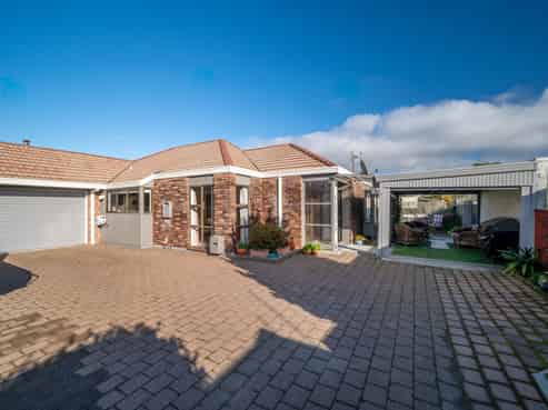 27B Herewini Street, Victoria