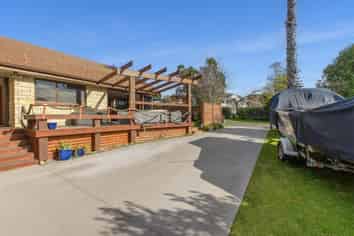 3 Cathray Place, Matua
