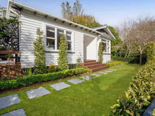 15 Bracken Street, New Plymouth