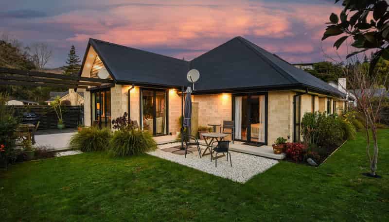 5 Bridgewater Lane, STOKE