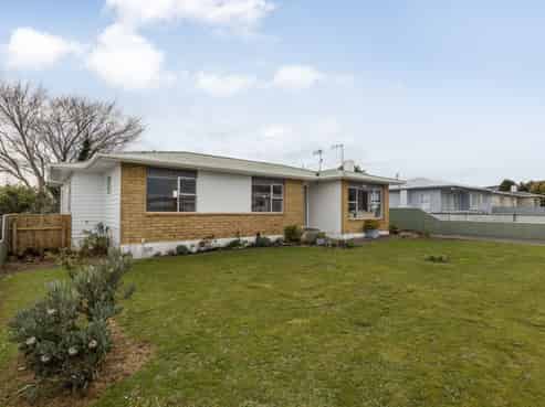 25 Cargill Street, Levin