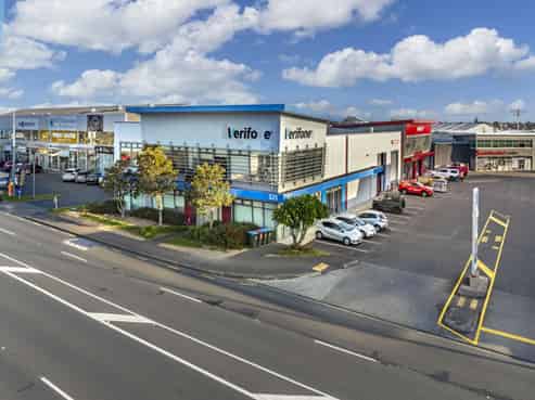 Prime multi-tenanted industrial investment