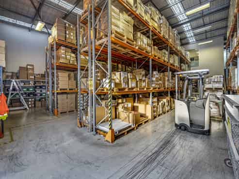 Prime multi-tenanted industrial investment