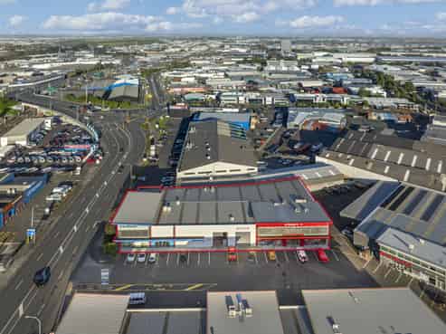 Prime multi-tenanted industrial investment