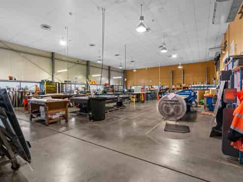 Industrial asset leased to Higgins Group