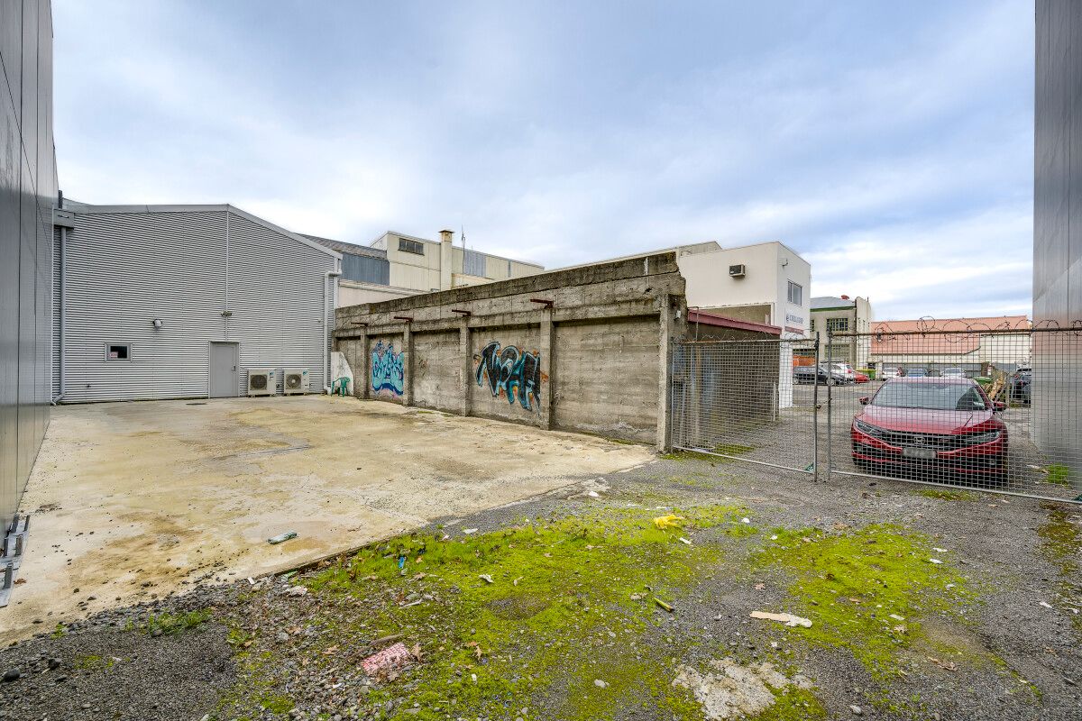 Vacant Possession, Prime Retail - Vista 6