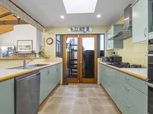32 Gladstone Road, Hadlow