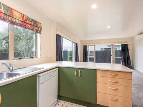 4/17 Longley Place, Addington