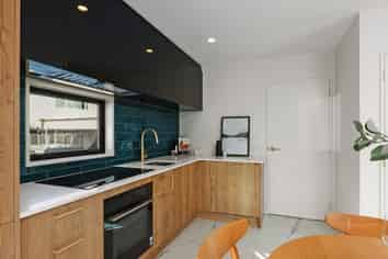 2/142 Main North Road, PAPANUI