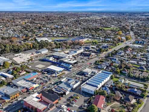 Multi-Tenanted Investment with Strategic Landhold