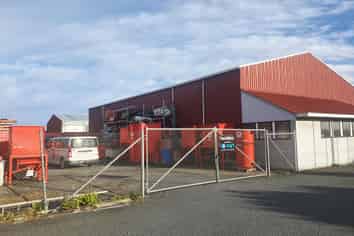 Warehouse And Yard For Lease