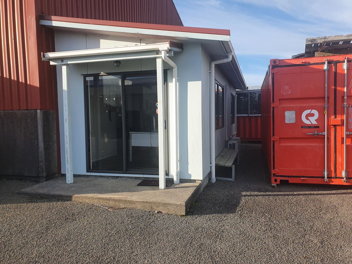 Warehouse And Yard For Lease - Поглед 4