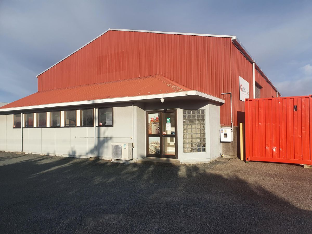 Warehouse And Yard For Lease
